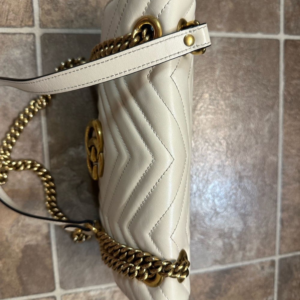 Small gucci crossbody - Picture 3 of 17